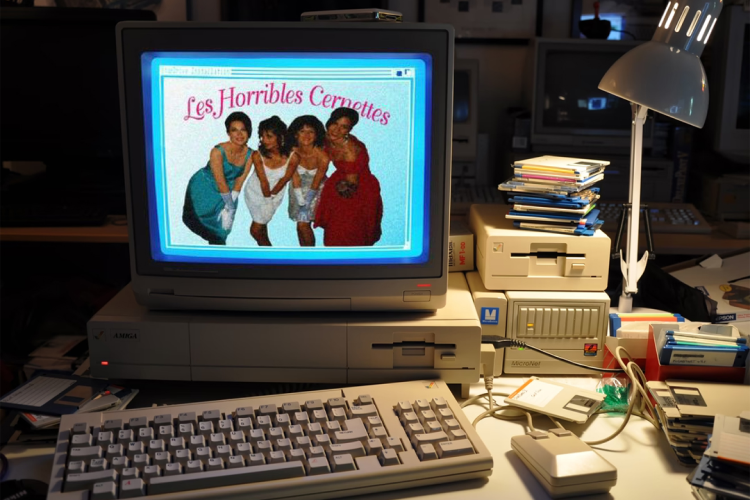 First Photo ever uploaded to the internet image